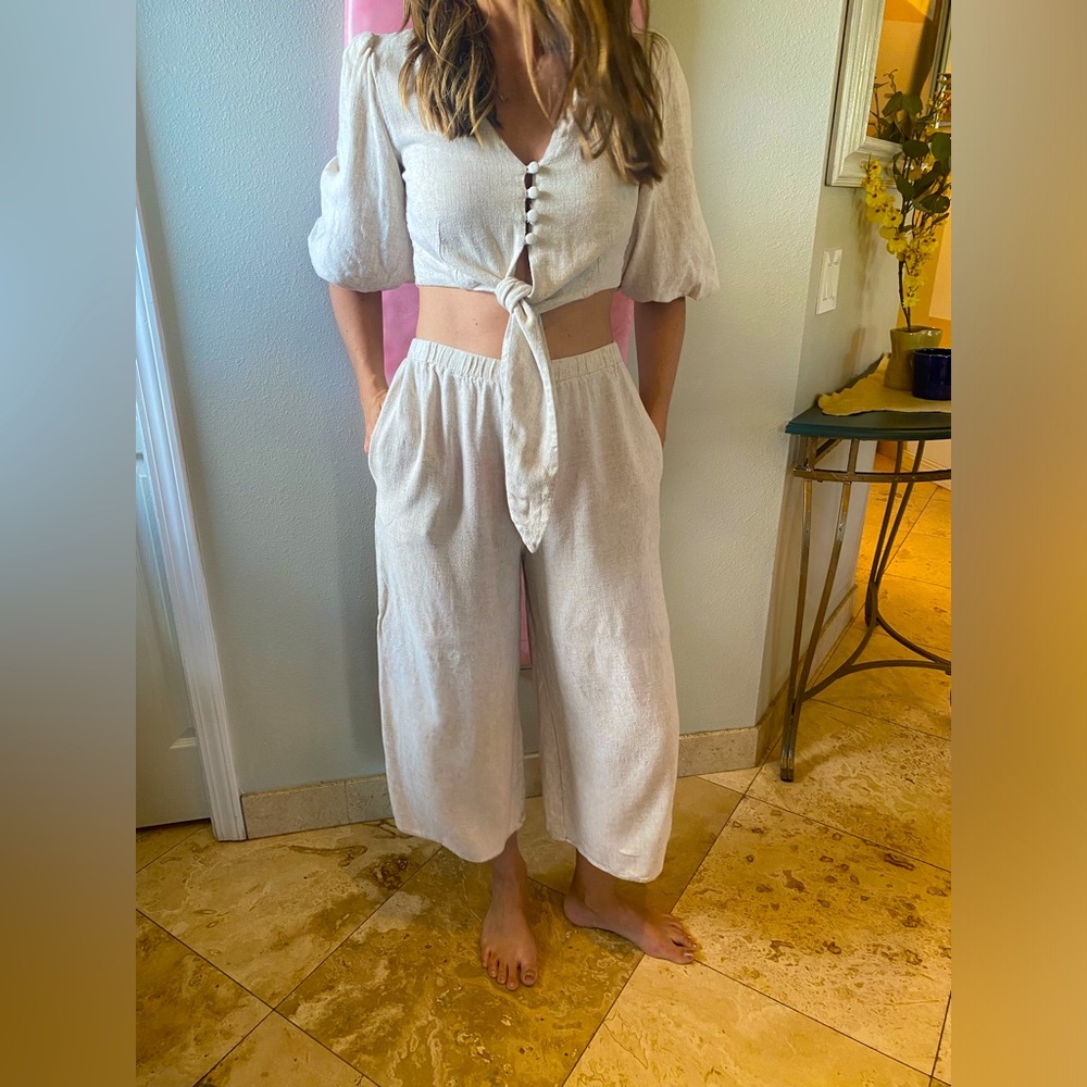 Lulu’s cropped top and matching wide leg cropped pants. Two piece outfit.